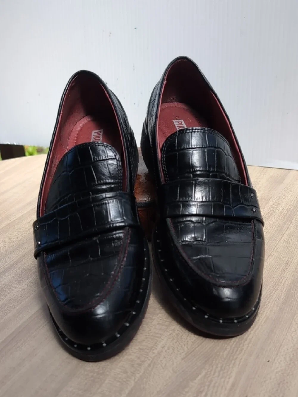 PIKOLINOS Black Glossy Croc-Embossed Leather Women's Loafers Size 38 US 7.5